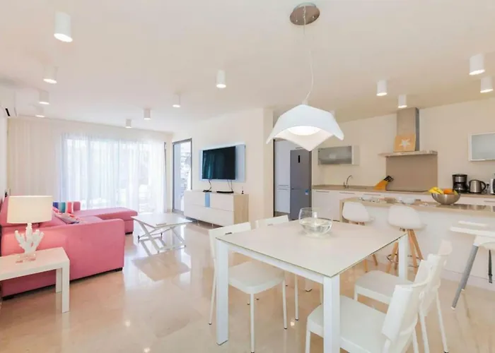 Oh La Life! Magnolia Jose *