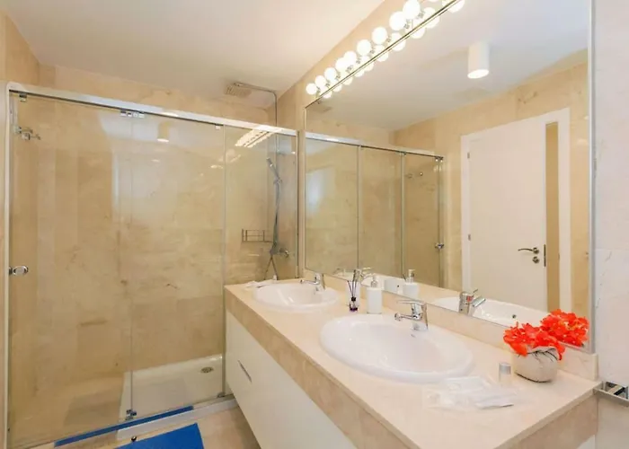 Oh La Life! Magnolia Jose Costa Adeje (Tenerife)